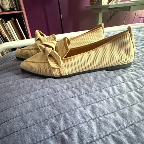 Venice Vista Florentine Pointed-Toe Knit Cream/Light Beige and Tan Loafers | 7.5 - Picture 4 of 7